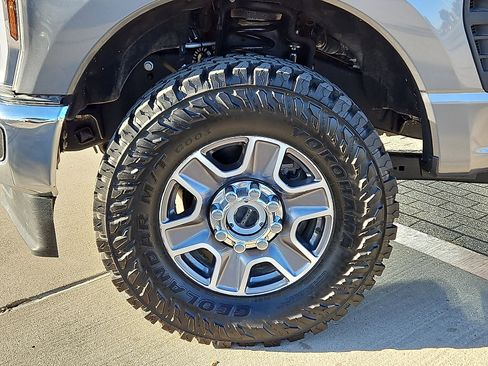 Used 2024 Ford F250 Lariat image 5