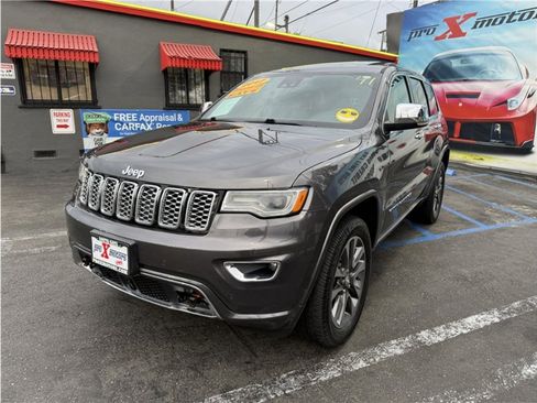 Used 2017 Jeep Grand Cherokee Overland w/ Jeep Active Safety Group image 59