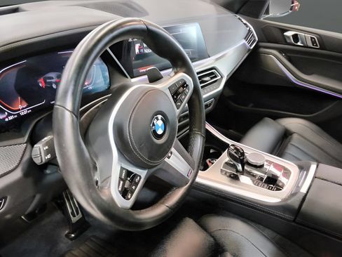 Used 2022 BMW X5 xDrive40i w/ M Sport Package AWD/4WD image 13