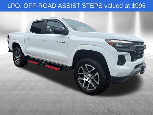 Used 2023 Chevrolet Colorado Z71 w/ Z71 Convenience Package 2 AWD/4WD image 8