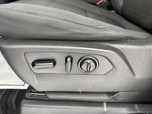 Used 2021 Chevrolet Silverado 2500 LT w/ Convenience Package image 17