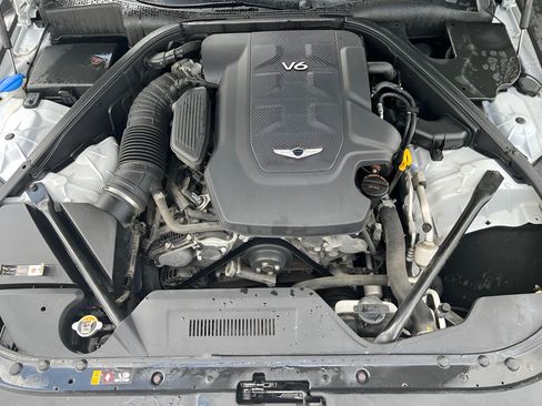 Used 2019 Genesis G80 3.8 RWD image 10