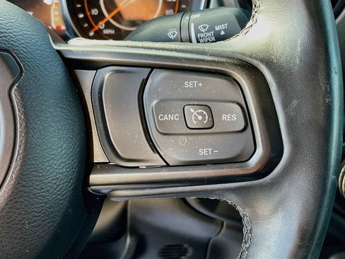 Used 2023 Jeep Gladiator Sport AWD/4WD image 18