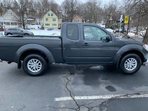 Used 2014 Nissan Frontier SV w/ SV Value Truck Package image 19
