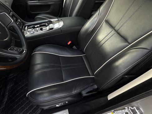 Used 2016 Jaguar XJ R-Sport RWD image 12
