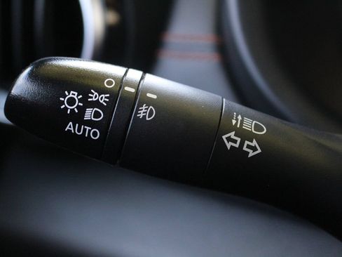 Used 2023 Nissan Kicks SR FWD image 28