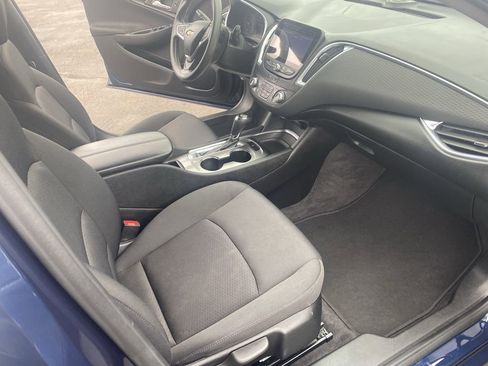 Used 2020 Chevrolet Malibu LT image 25