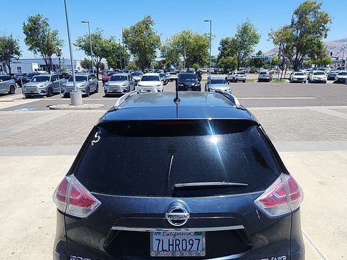 Used 2015 Nissan Rogue SV w/ SV Premium Package AWD/4WD image 2