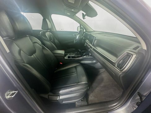 Used 2024 Kia Sorento S image 33
