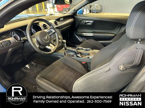 Used 2017 Ford Mustang EcoBoost image 4