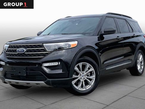 Used 2023 Ford Explorer XLT w/ Equipment Group 202A AWD/4WD image 1