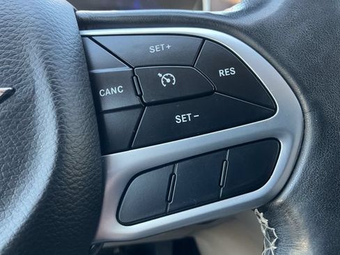Used 2020 Chrysler Voyager LX w/ Cold Weather Group FWD image 19