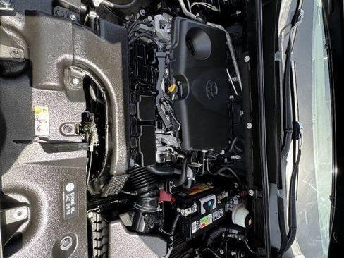 Used 2019 Toyota RAV4 LE FWD image 33
