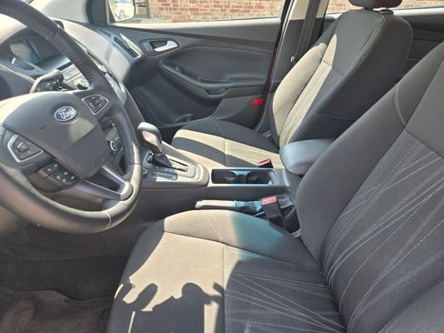 Used 2015 Ford Focus SE w/ SE Sport Package FWD image 17