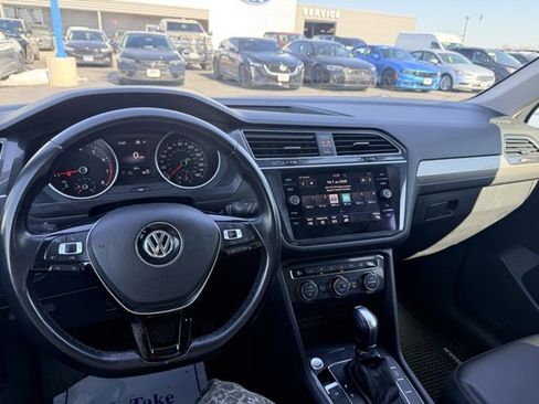 Used 2018 Volkswagen Tiguan SE image 18
