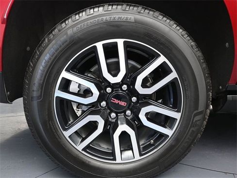 Used 2023 GMC Yukon AT4 image 9