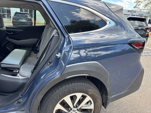 Certified 2025 Subaru Outback Premium AWD/4WD image 5