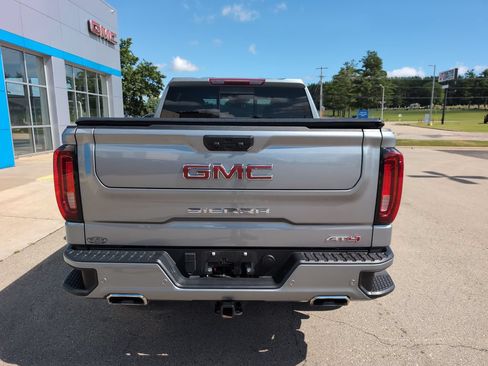 Used 2024 GMC Sierra 1500 AT4 w/ AT4 Premium Package AWD/4WD image 7