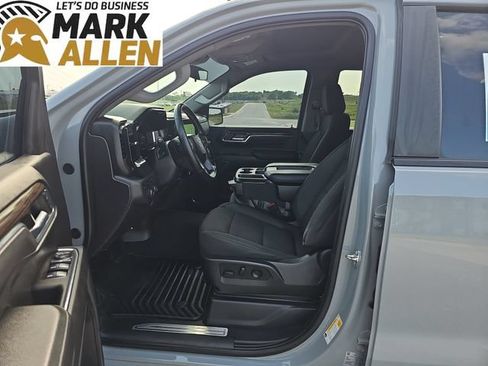 Used 2024 Chevrolet Silverado 1500 LT AWD/4WD image 19