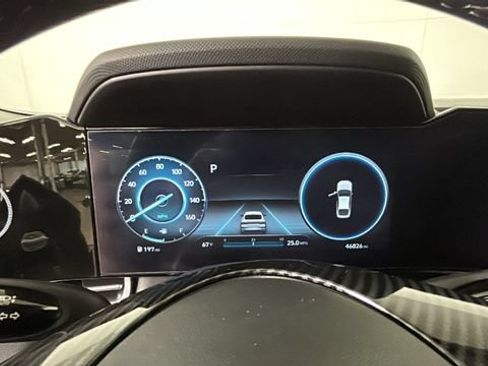 Used 2023 Hyundai Elantra SEL w/ Convenience Package FWD image 17