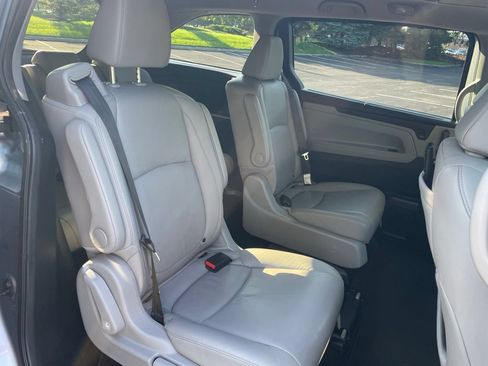 Used 2018 Honda Odyssey EX-L image 24