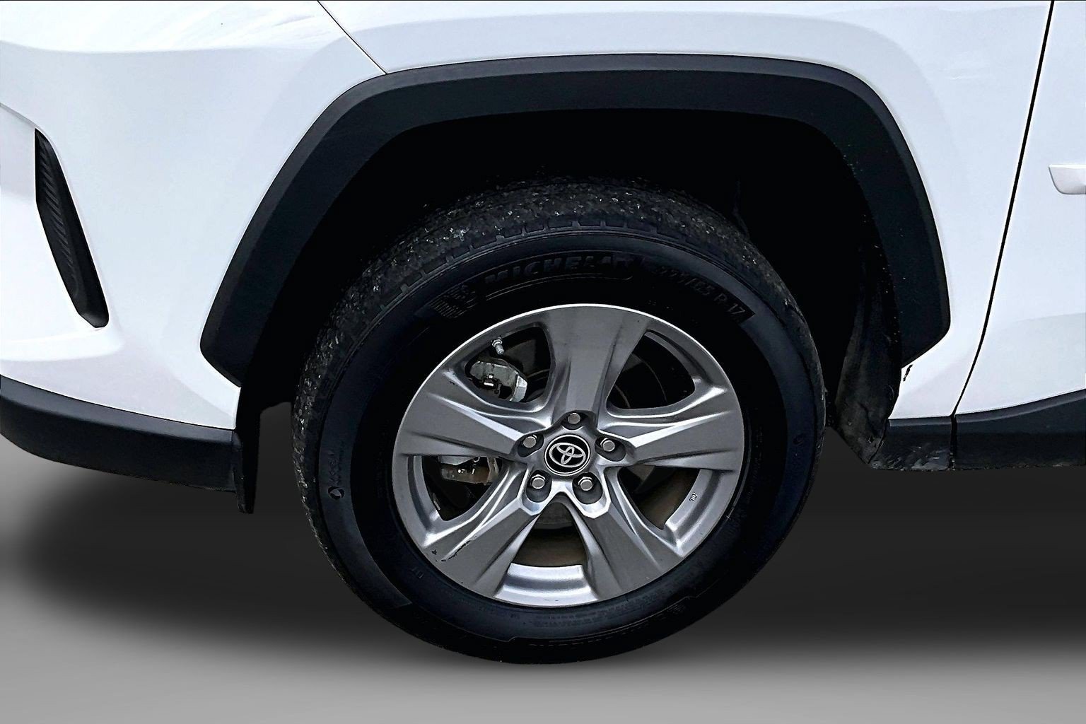 Used 2024 Toyota RAV4 LE AWD/4WD image 9