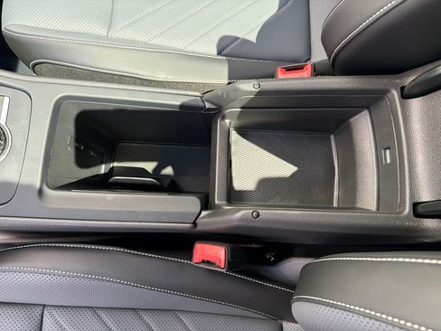 Certified 2025 Volkswagen Tiguan SE R-Line AWD/4WD image 25