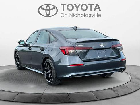 Used 2025 Honda Civic Sport image 3