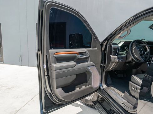 Used 2025 GMC Sierra 2500 Denali w/ Denali Reserve Package AWD/4WD image 83