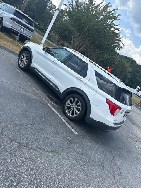 Used 2021 Ford Explorer Limited w/ Equipment Group 301A RWD image 7