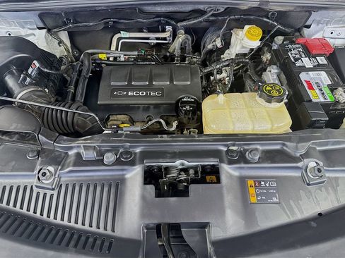 Used 2020 Chevrolet Trax LT w/ LT Convenience Package image 36