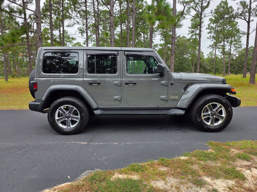 Used 2022 Jeep Wrangler Unlimited Sahara w/ Cold Weather Group AWD/4WD image 6
