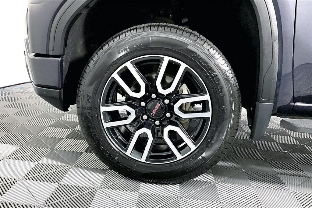 Used 2022 GMC Sierra 1500 AT4 w/ AT4 Premium Package AWD/4WD image 8