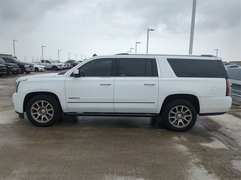 Used 2015 GMC Yukon XL Denali image 8