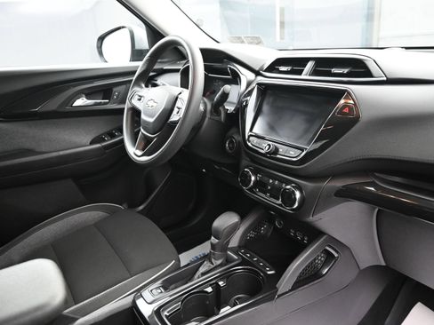 Certified 2023 Chevrolet TrailBlazer LT w/ Convenience Package FWD image 29