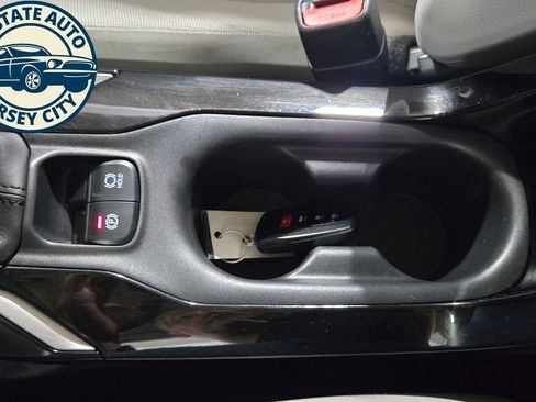 Used 2021 Toyota Corolla LE w/ LE Convenience Package FWD image 17