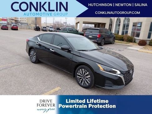 New 2025 Nissan Altima 2.5 SV w/ SV Premium Package FWD image 1