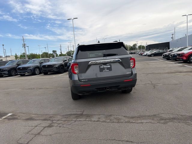 Used 2021 Ford Explorer XLT w/ Class III Trailer Tow Package AWD/4WD image 12