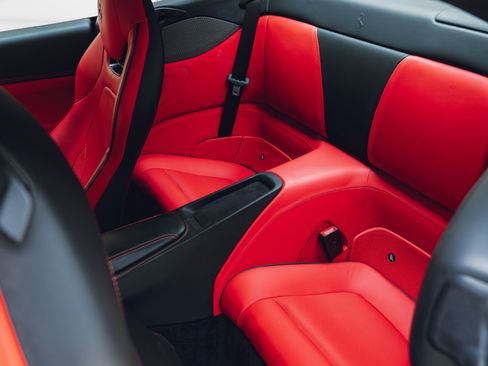 Used 2019 Ferrari Portofino RWD image 44