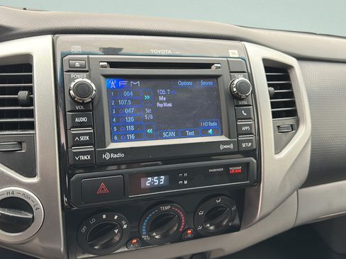 Used 2013 Toyota Tacoma 4x4 Double Cab w/ Limited Pkg image 23