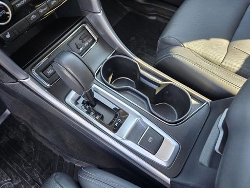 Used 2022 Subaru Ascent Limited w/ Technology Package image 18