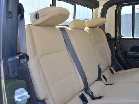 Used 2021 Jeep Gladiator Willys image 37