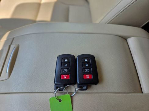 Used 2017 Toyota Highlander Limited Platinum image 33