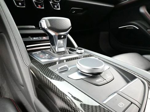 Used 2022 Audi R8 V10 w/ Premium Package image 11