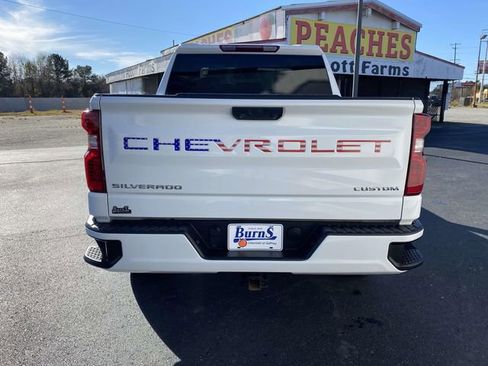 Used 2023 Chevrolet Silverado 1500 Custom image 4