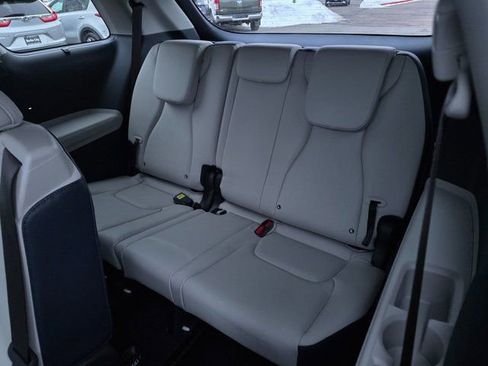New 2026 Kia Carnival EX image 18