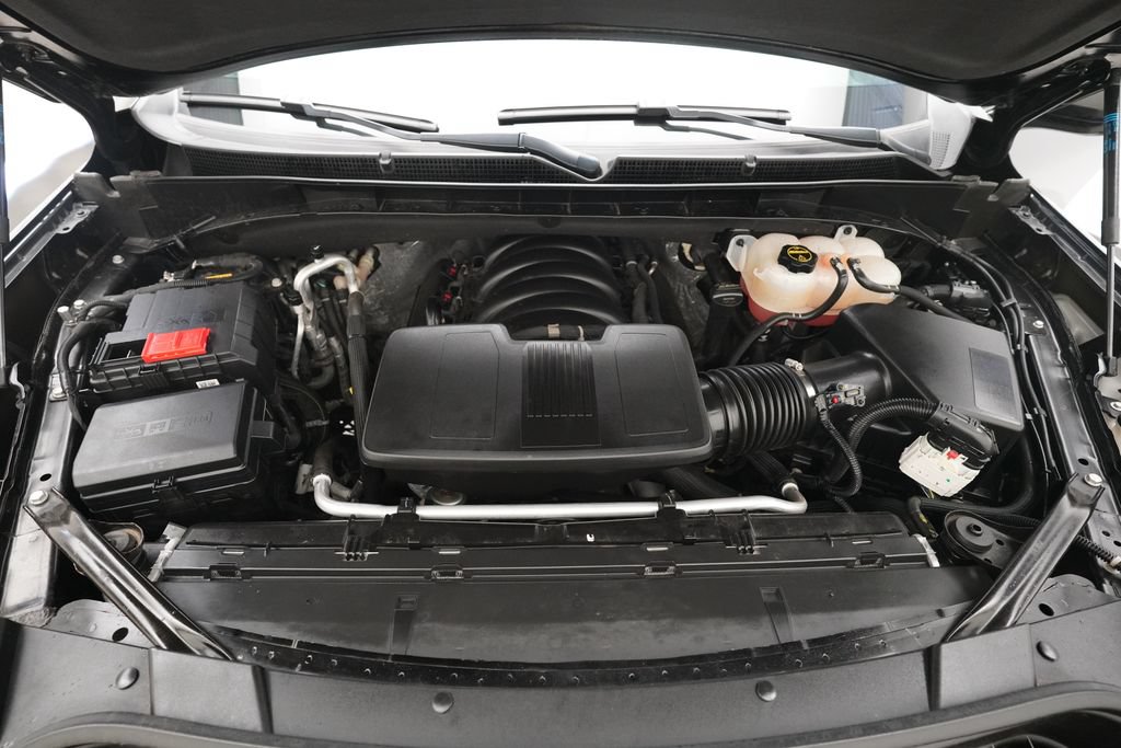 Certified 2024 GMC Yukon XL AT4 AWD/4WD image 3
