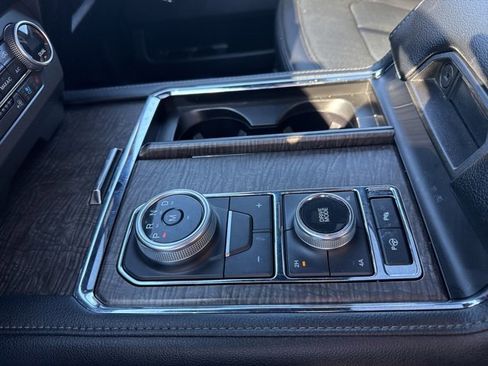 Certified 2021 Ford Expedition Limited image 19