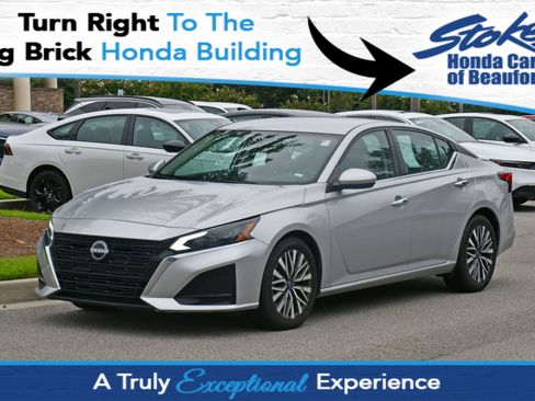 Used 2023 Nissan Altima 2.5 SV image 1