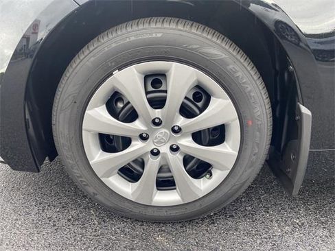 Used 2025 Toyota Corolla LE image 11